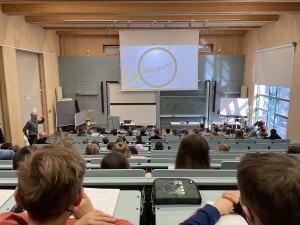 Kinderuni 2022 an der HNEE mit Prof. Dr. Matthias Barth (Foto: HNEE)