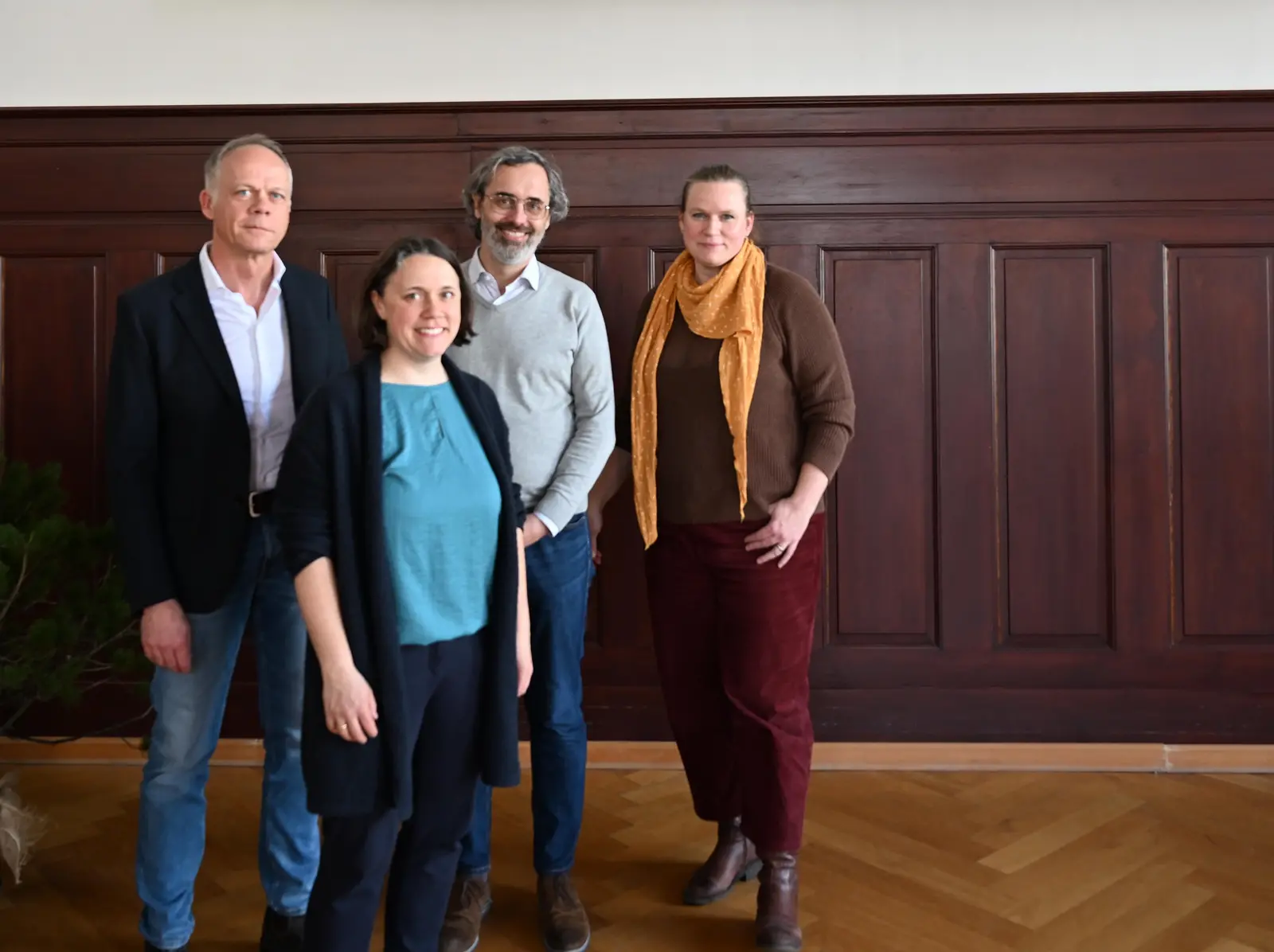 Leitungen der Schools und Departments Neue Führung an der HNEE – Unsere neuen School- und Department- Leitungen (v. l. n. r.: Prof. Dr. Jens Pape, Prof. Dr. Katharina Messerer, Prof. Dr. Georg Miribung und Prof. Dr. Britta Gossel)