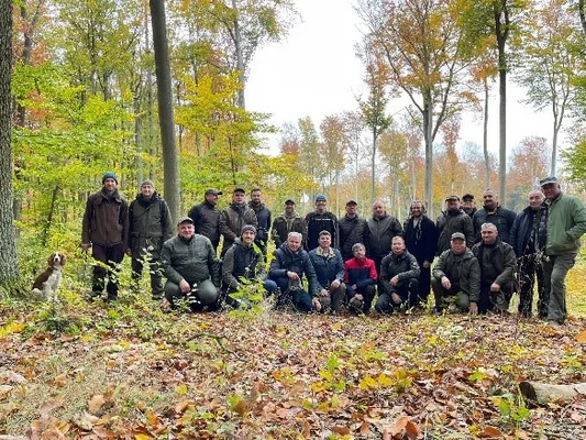 Gruppe ukrainischer Oberförster bei Forstexkursion im Raum Eberswalde
