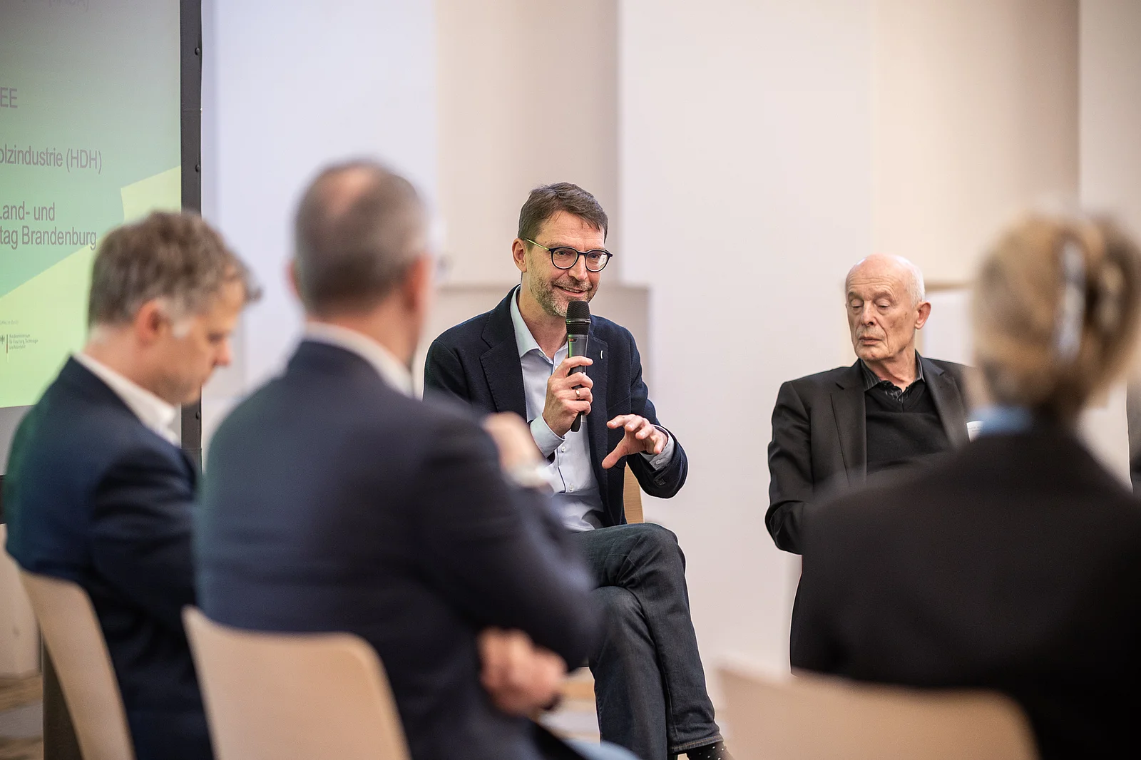 Prof Dr Tobias Cremer on the podium