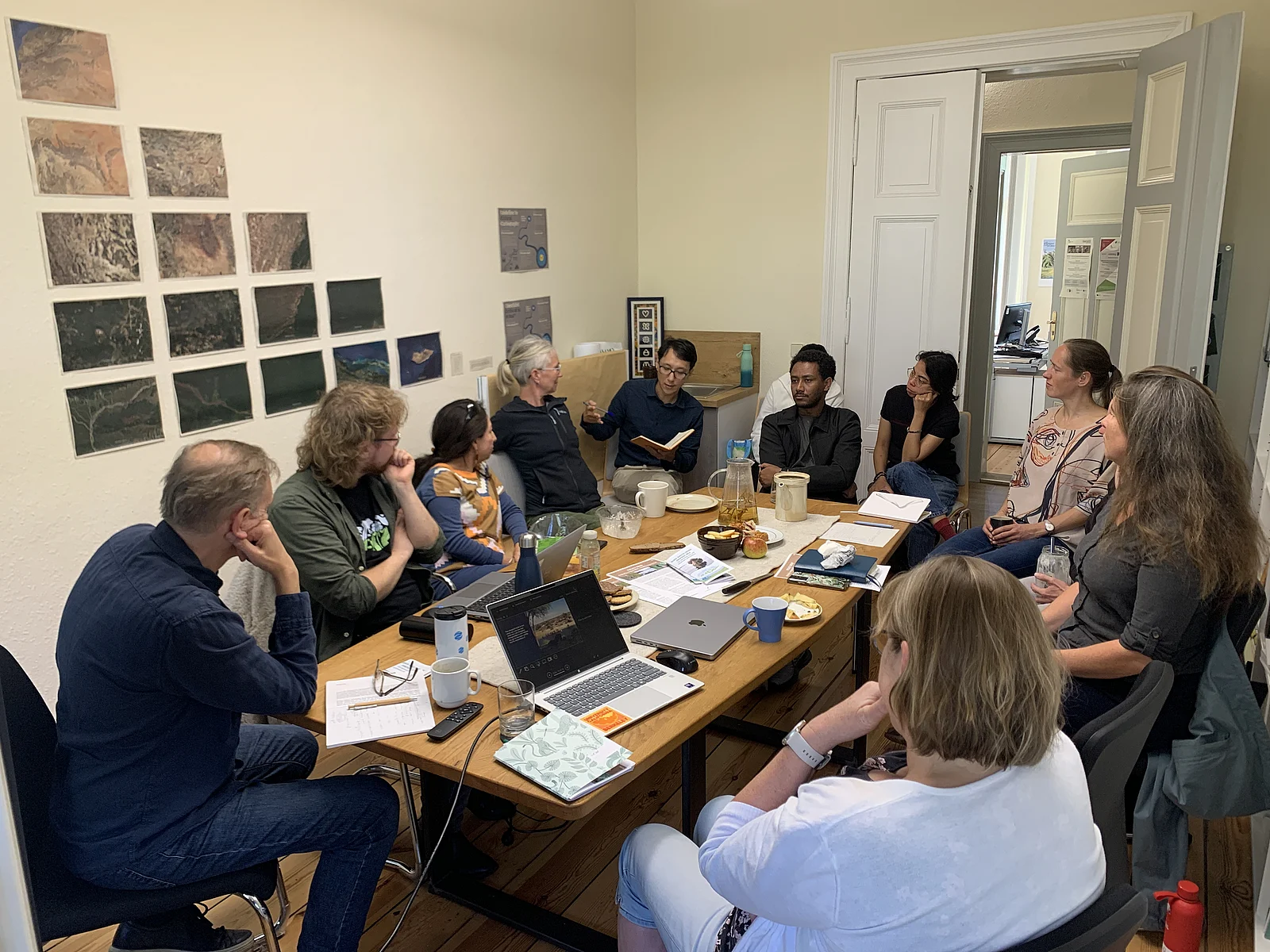 BRI Research Seminar Brings Together Researchers and New Colleagues