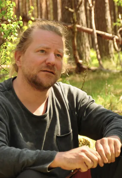 Marcus Jurk ein Student im Wald