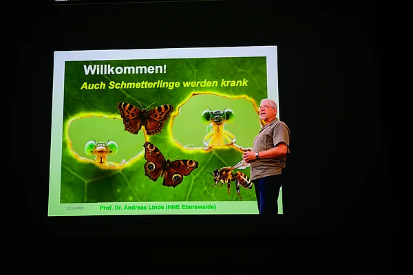 Prof. Dr. Andreas Linde - Science Slam zu kranken Insekten