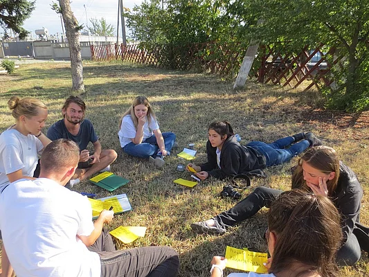 Students seminar - group work outside 