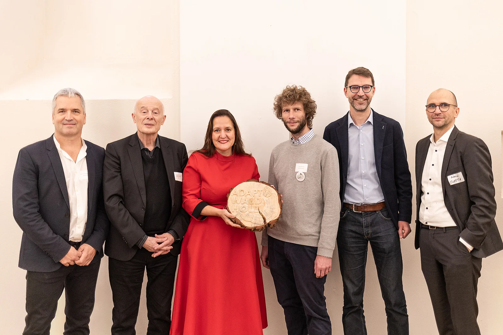 Group photo with Minister Dr Manja Schüle