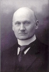 Das Bild zeigt den jungen Prof. Dr. Johannes Schubert