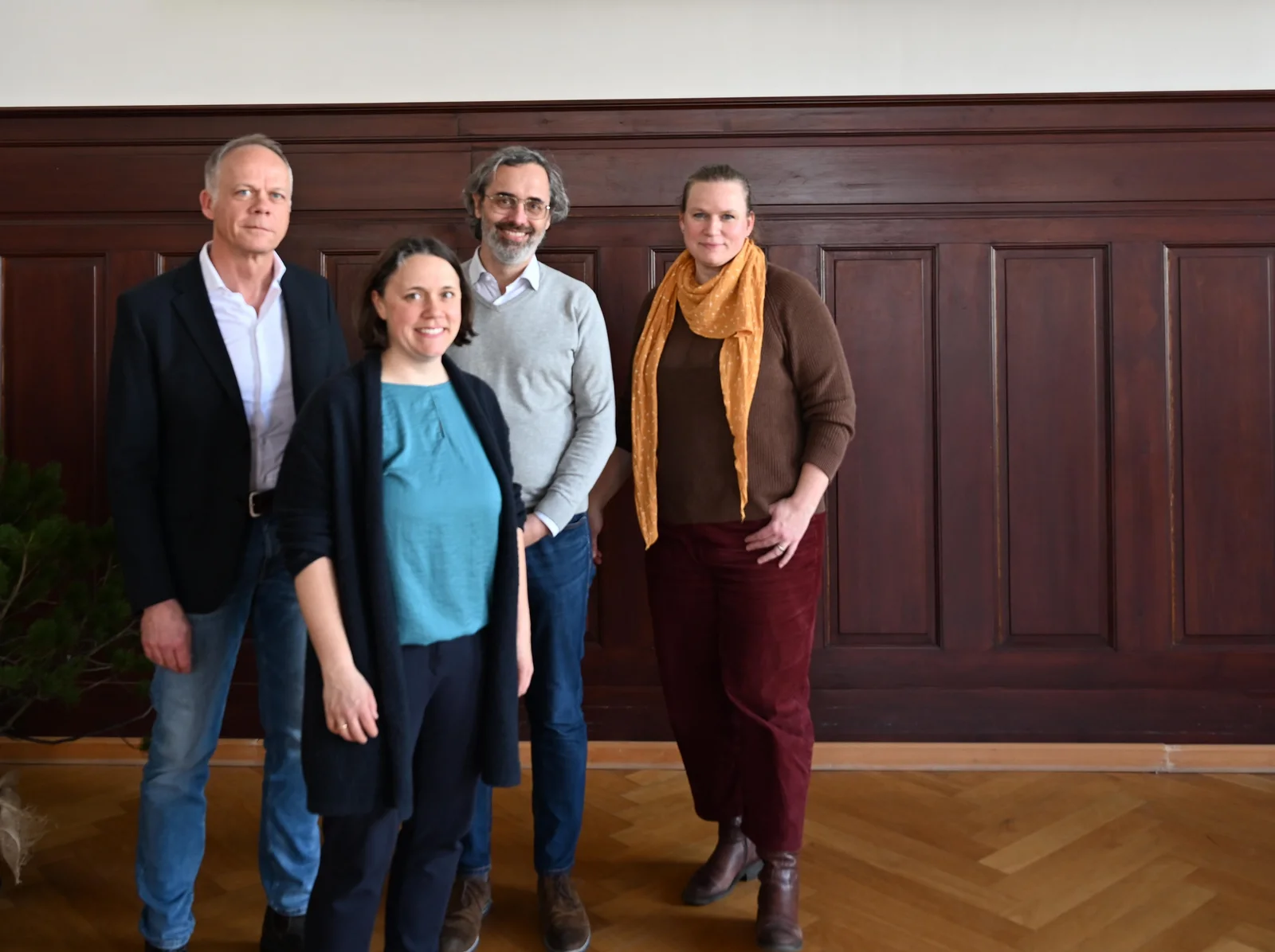 Leitungen der Schools und Departments Neue Führung an der HNEE – Unsere neuen School- und Department- Leitungen (v. l. n. r.: Prof. Dr. Jens Pape, Prof. Dr. Katharina Messerer, Prof. Dr. Georg Miribung und Prof. Dr. Britta Gossel)